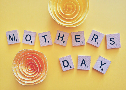 Las 10 Mejores Ideas de Joyas para Regalar el Día de la Madre (y hacerla sentir inolvidable)