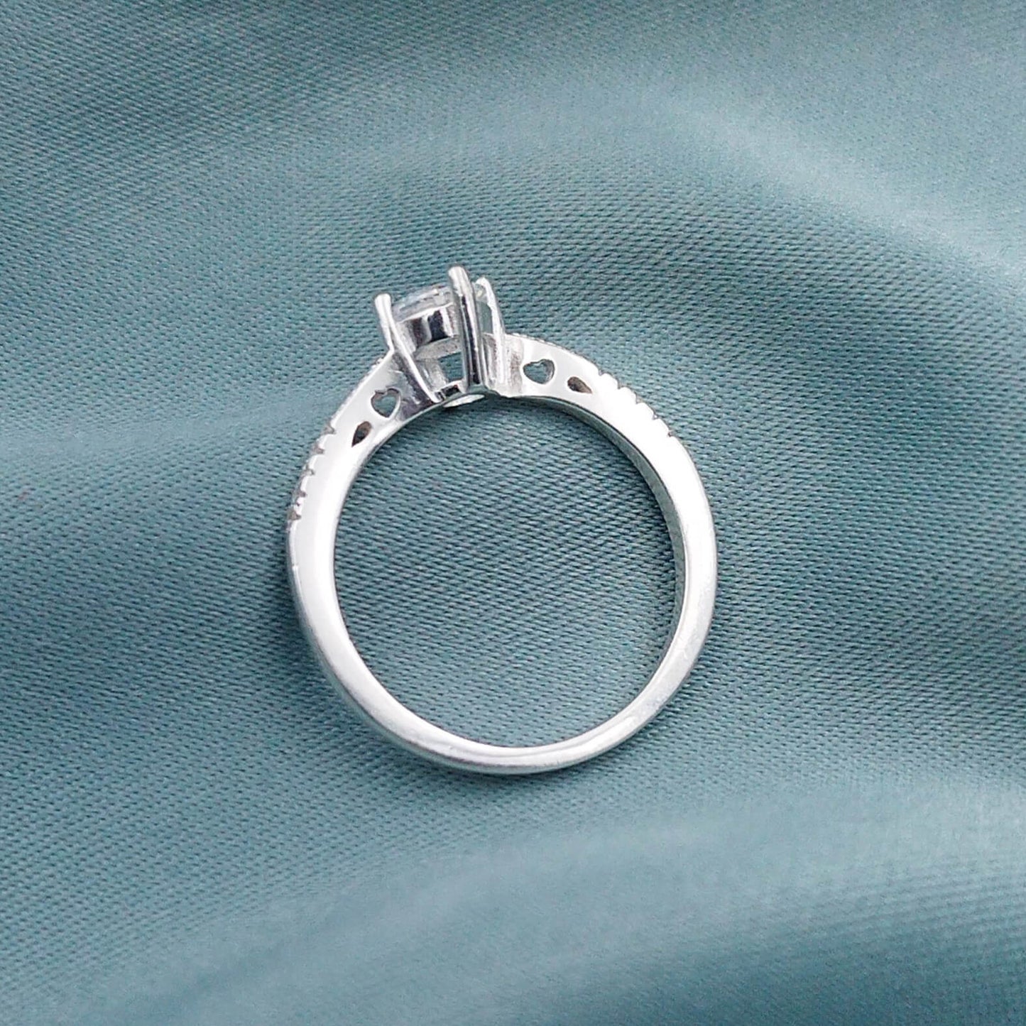 Anillo de compromiso pave brillante 6