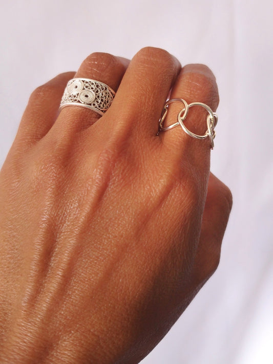 Anillo Aros entrelazados