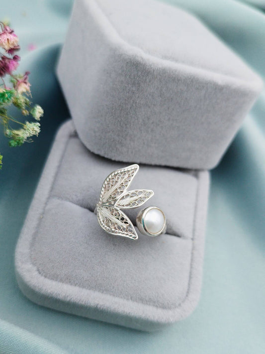 Anillo filigrana Hojas y Perla