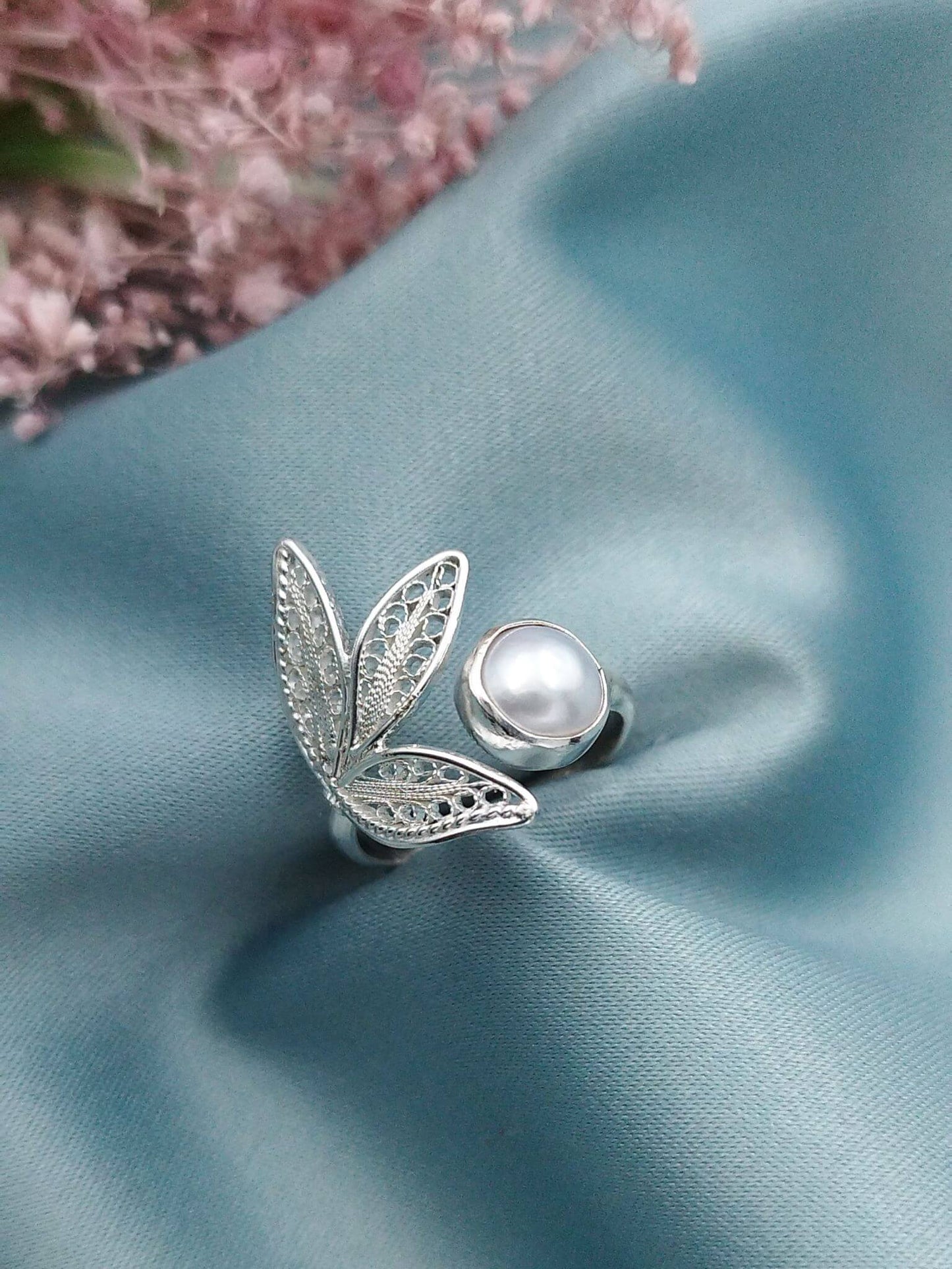 Anillo filigrana Hojas y Perla