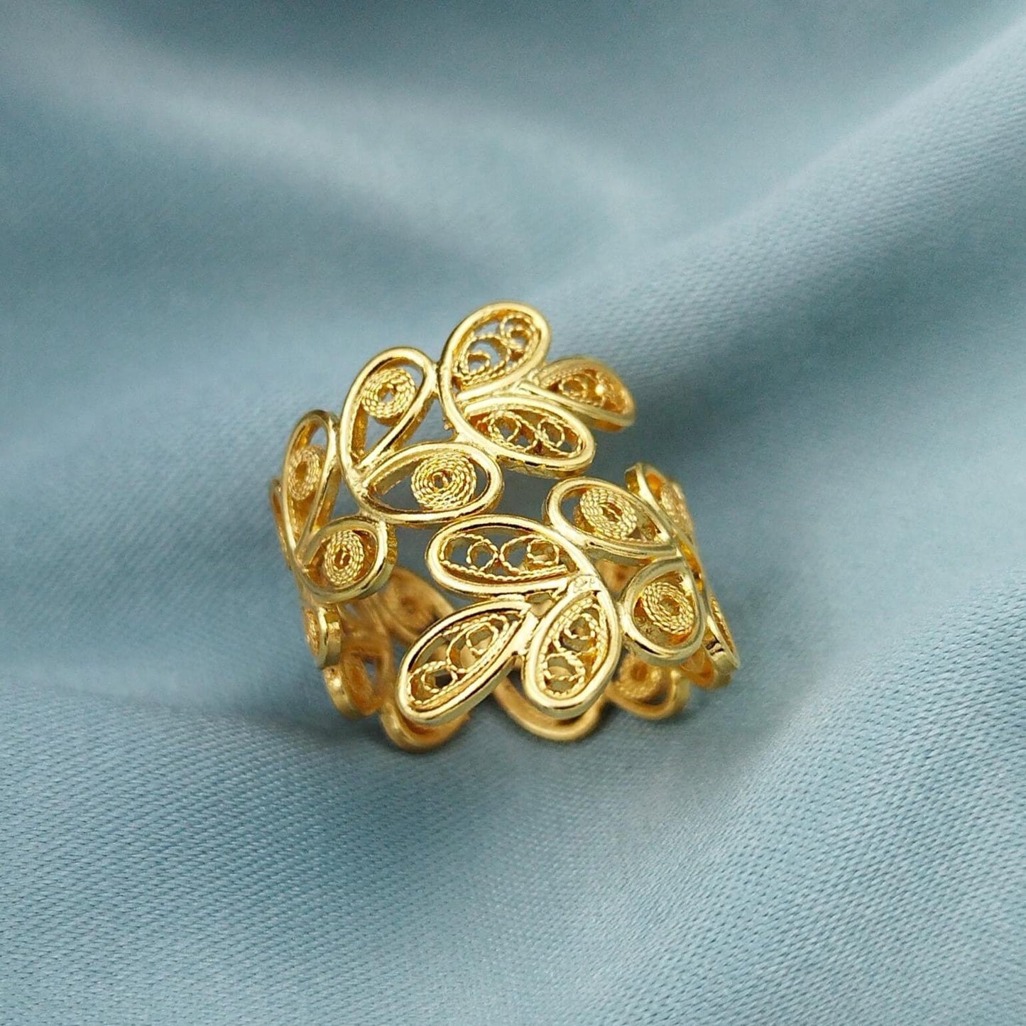 Anillo filigrana Laureles dorado