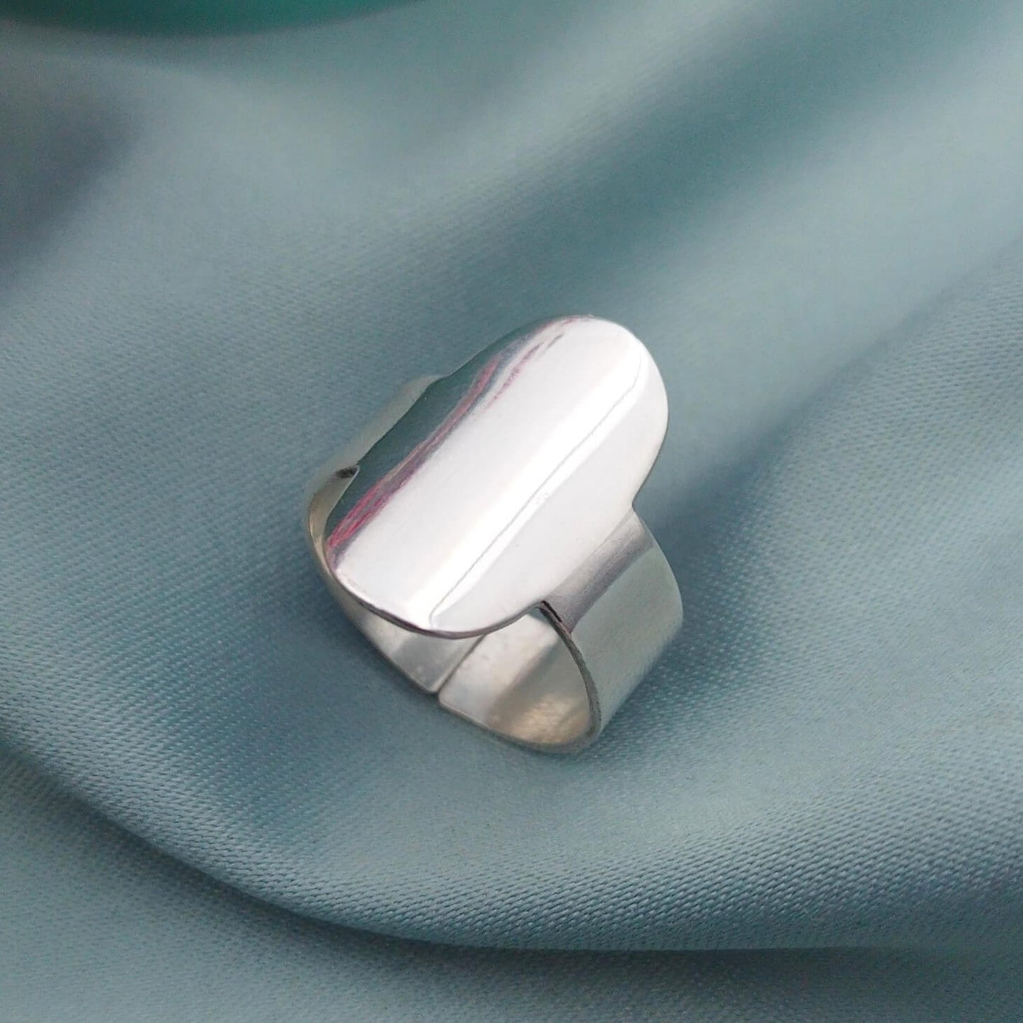 Anillo liso ovalo abierto