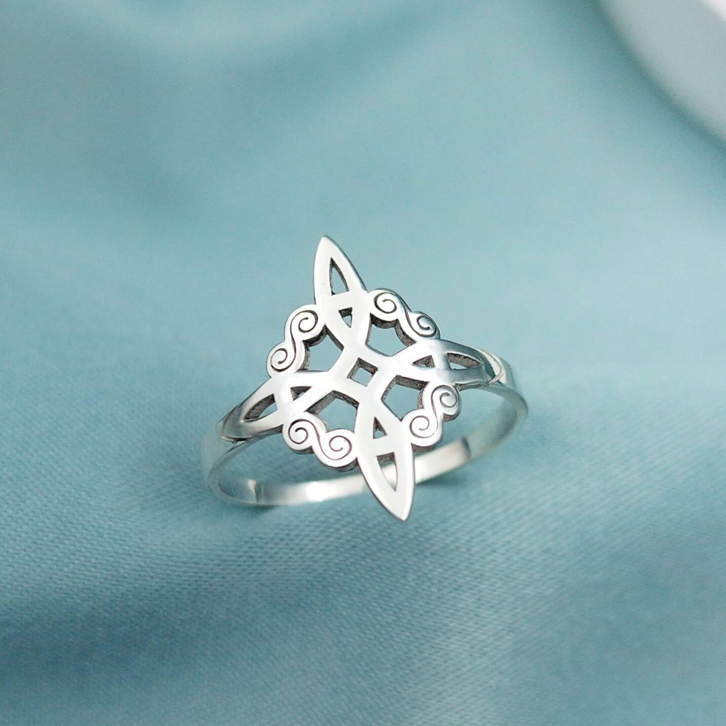 Anillo Nudo de bruja