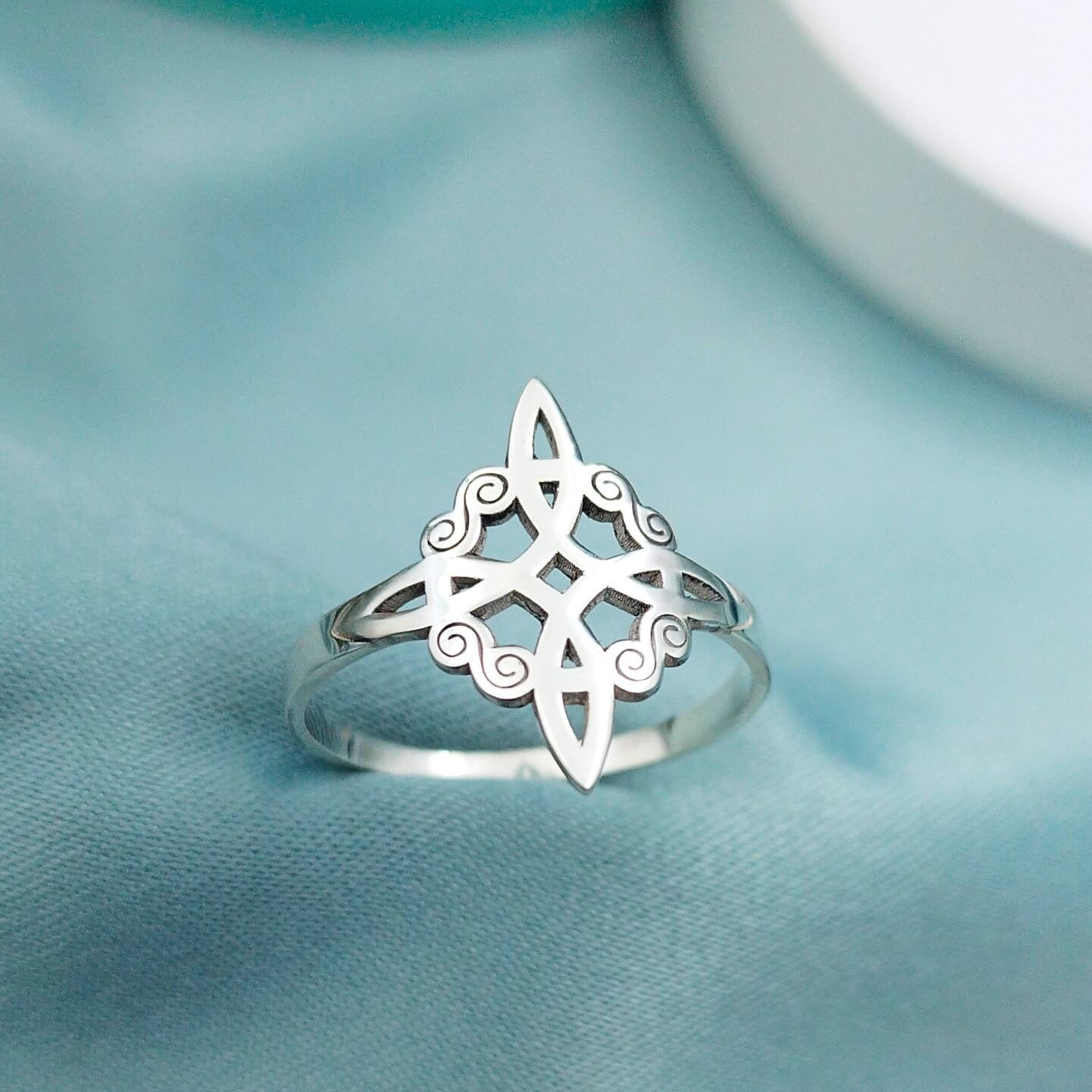 Anillo Nudo de bruja