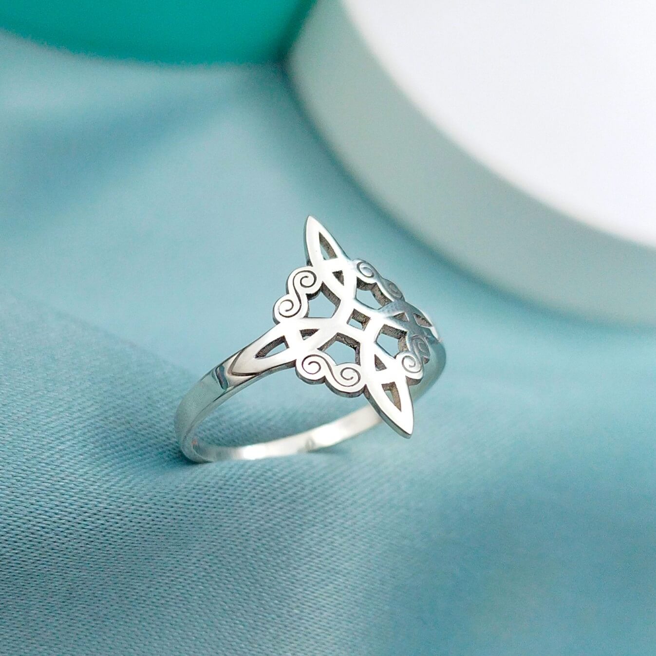 Anillo Nudo de bruja