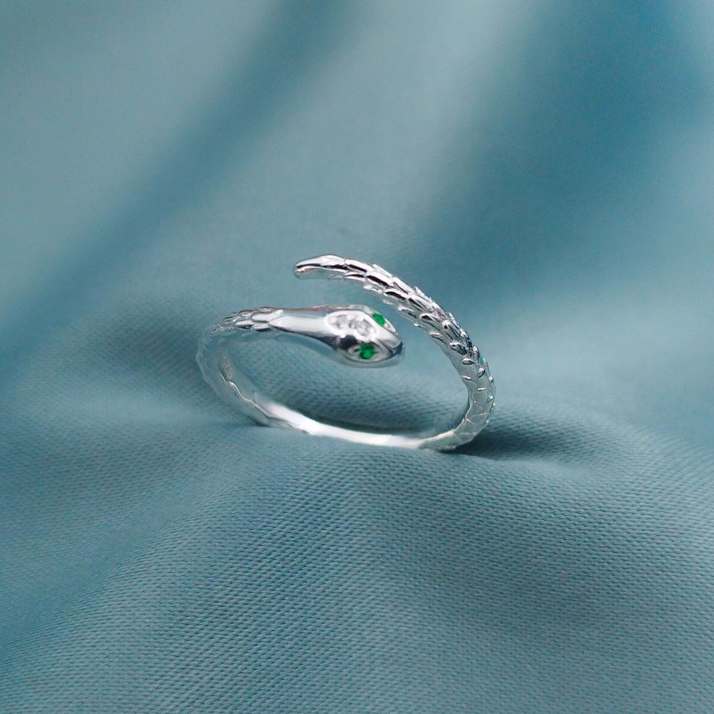 Anillo Serpiente con escamas