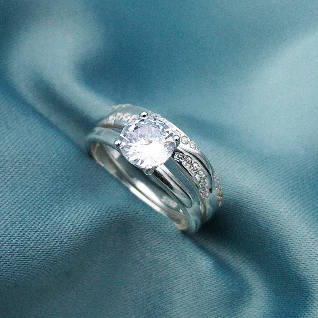 Anillo de compromiso Solitario brillante con churumbela – Pedra