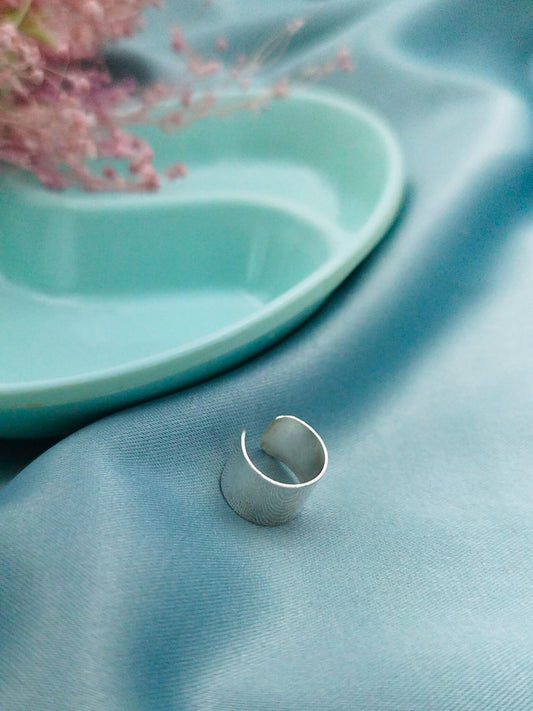 Arete Ear cuff plano liso