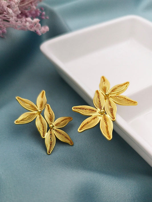 Aretes Flores Pentas filigrana dorado