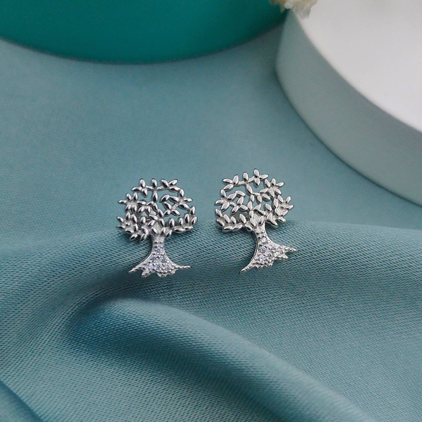 Aretes Árboles frondosos