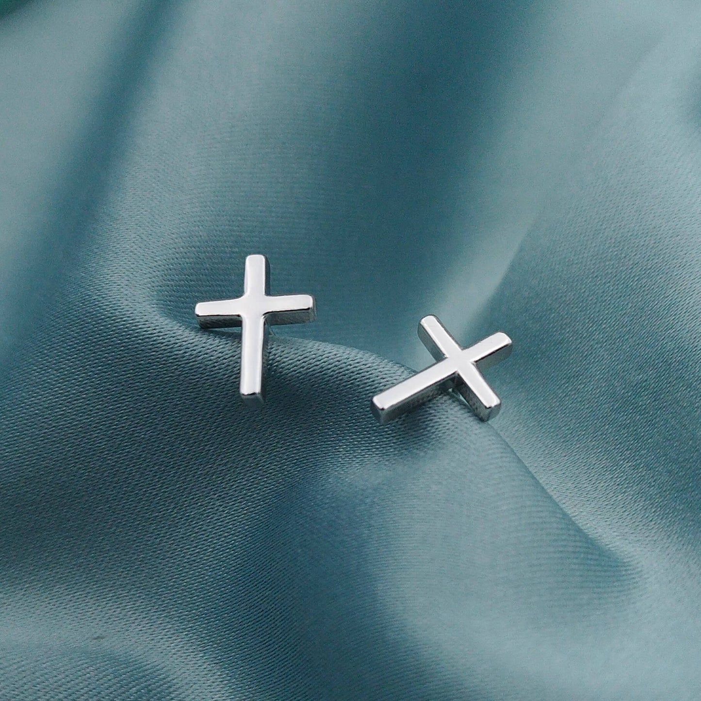Aretes Cruz lisa