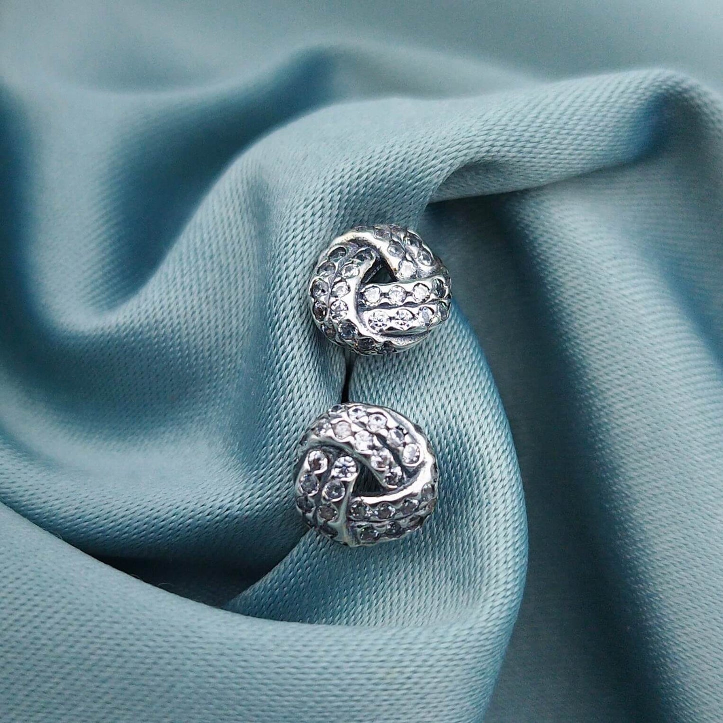 Aretes Knot