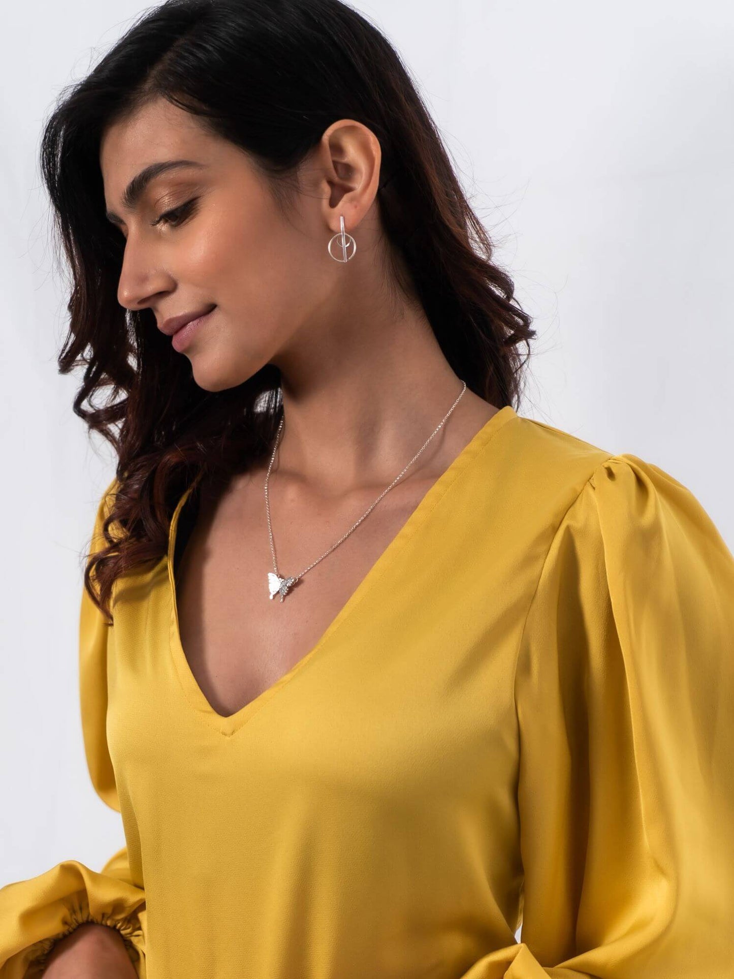 Collar mariposa con textura