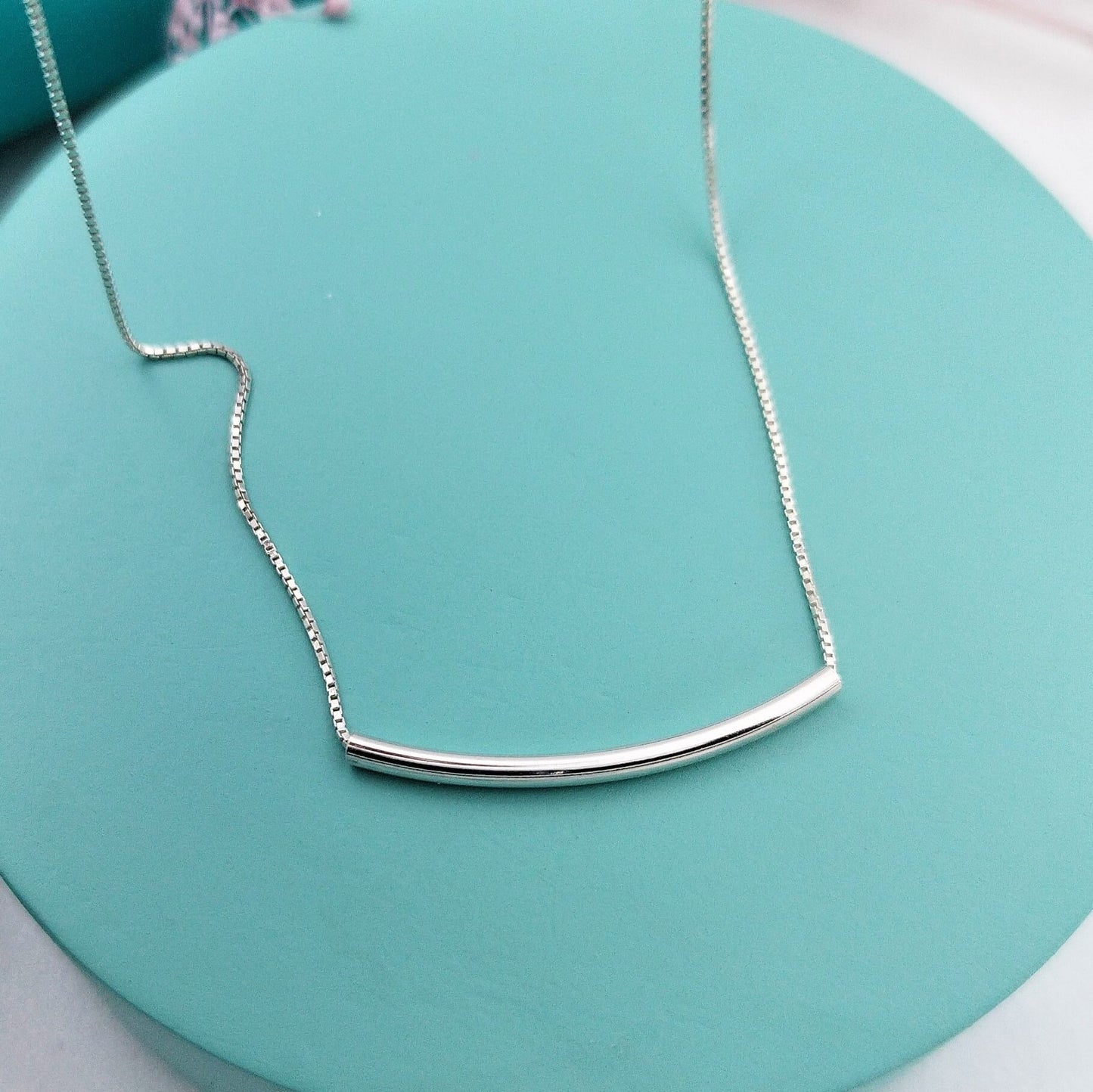 Collar minimalista Curve
