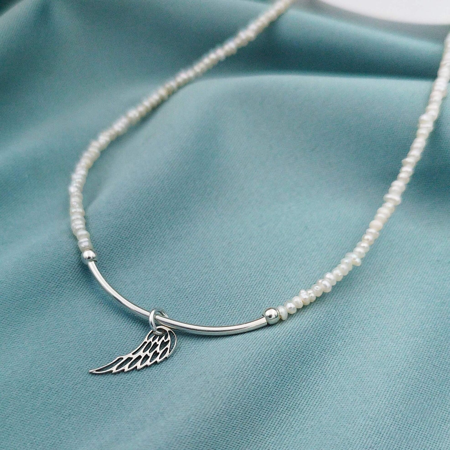 Collar minimalista de perlas arroz con dije a elección