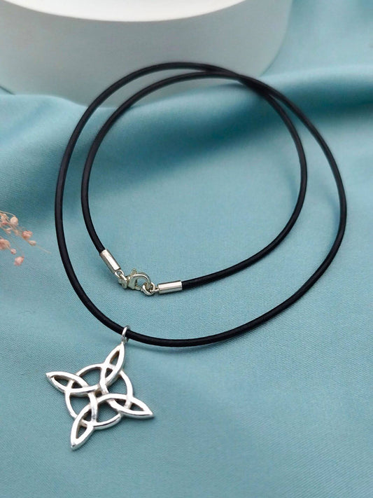 Collar Nudo de bruja cuero