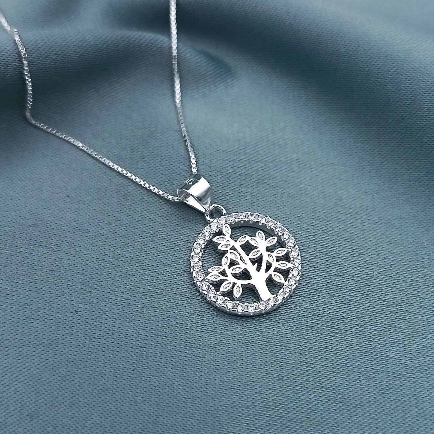 Collar Árbol de la vida con Halo