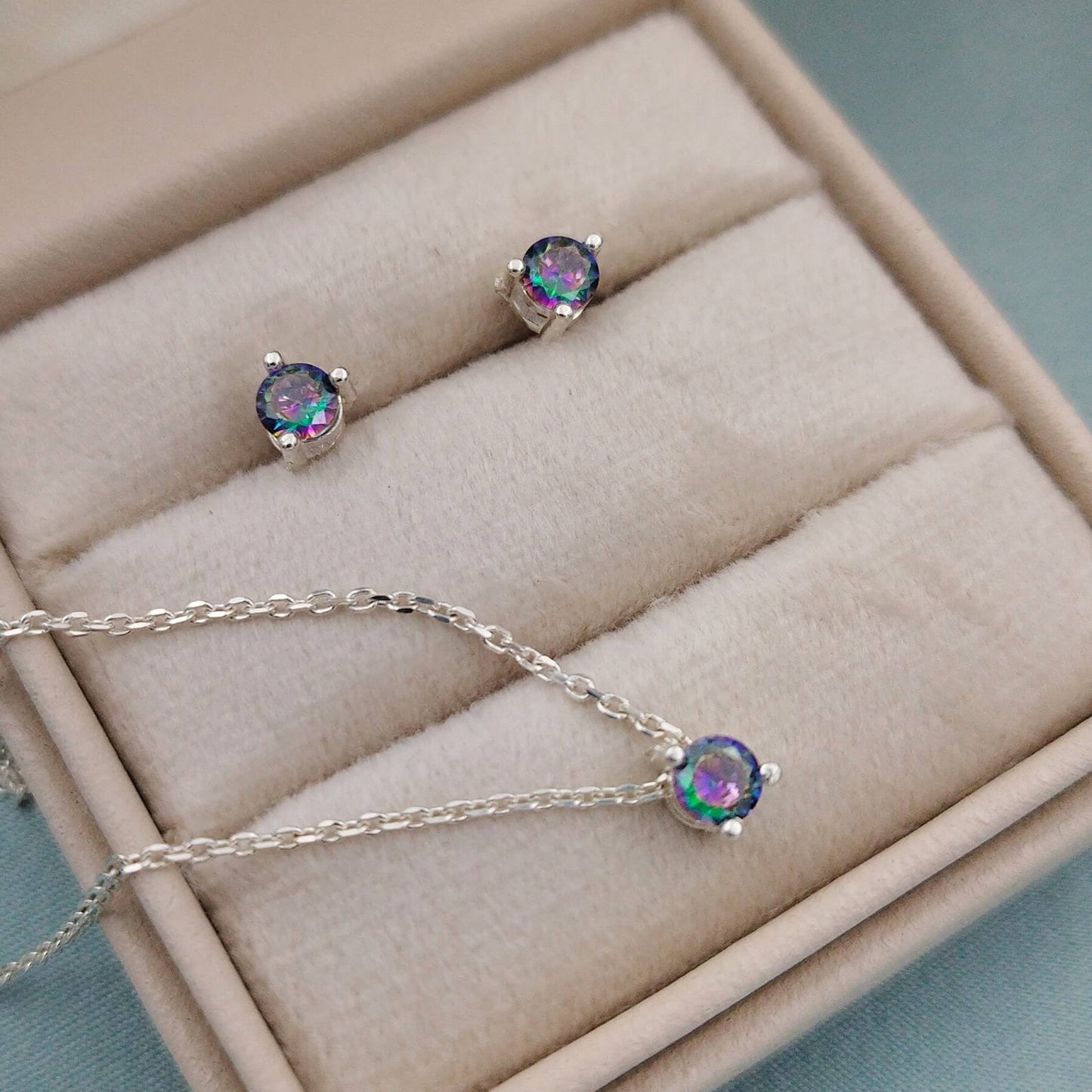 Conjunto Circón redondo con cadena