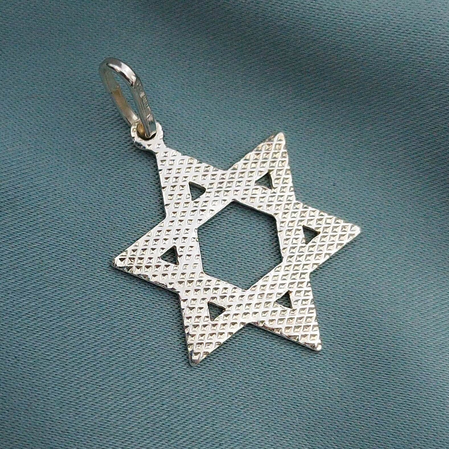 Dije Estrella de David texturado