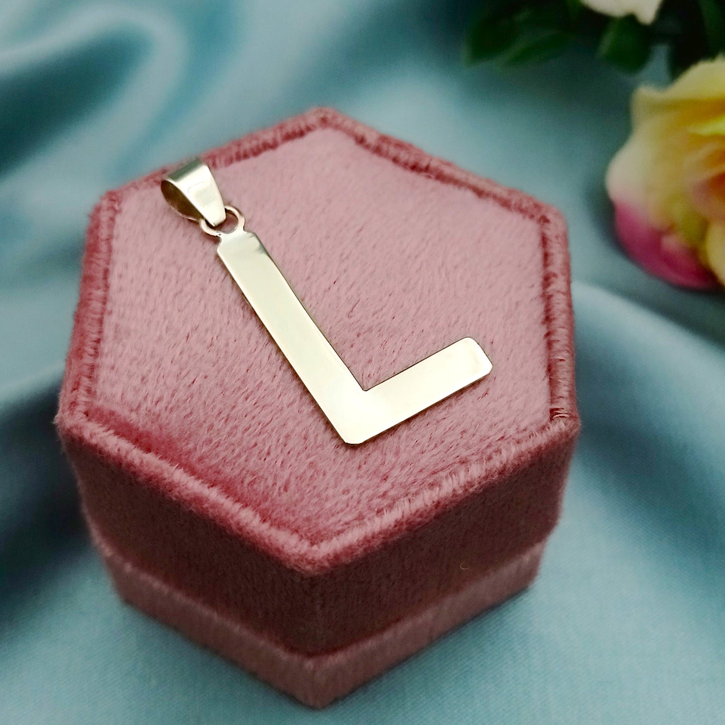 Dije letra grande 14K