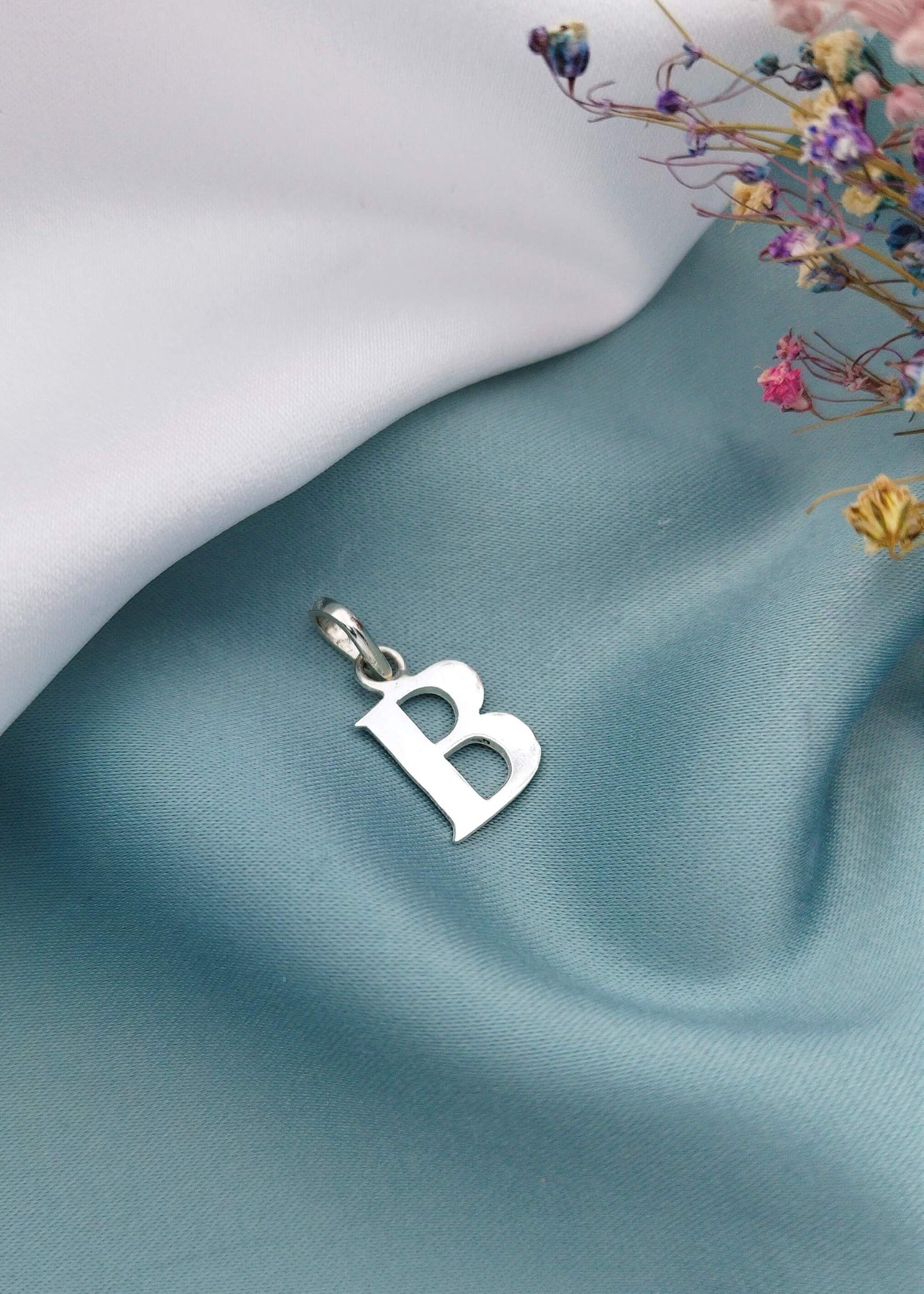 Dije letra B mayúscula