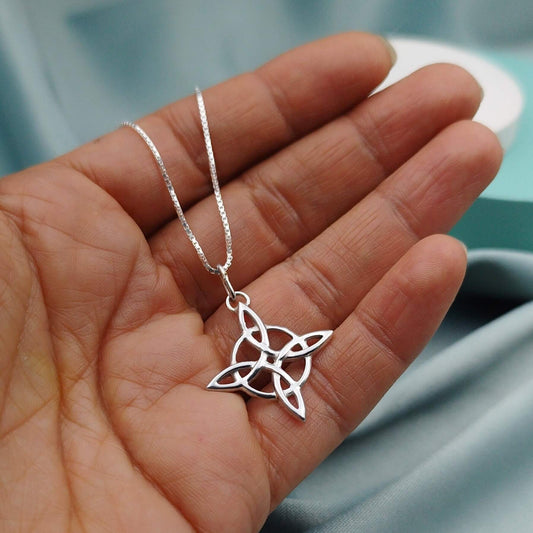 Dije Nudo de bruja con piedra 2