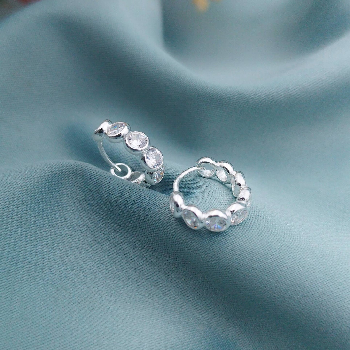 Huggies Cascada puntitos de luz