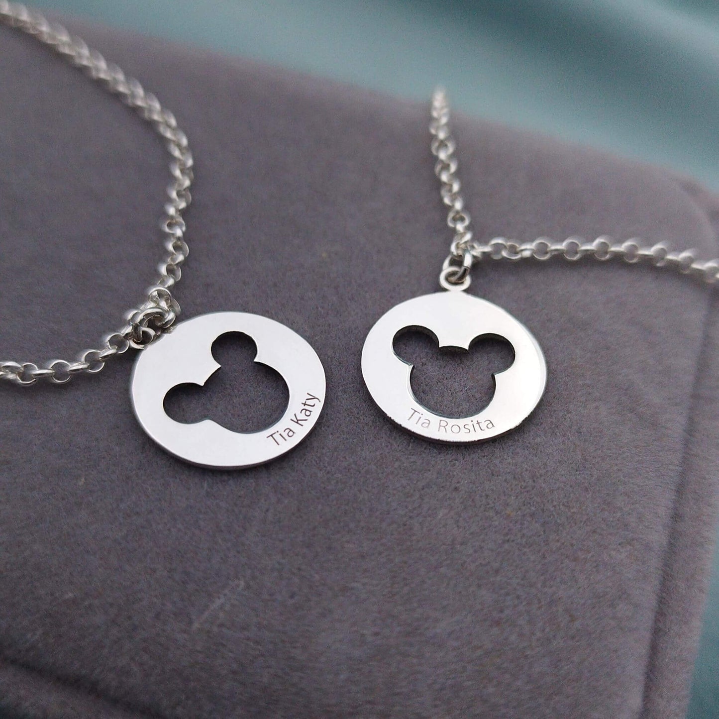 Pulsera con Dije redondo Mickey Mouse