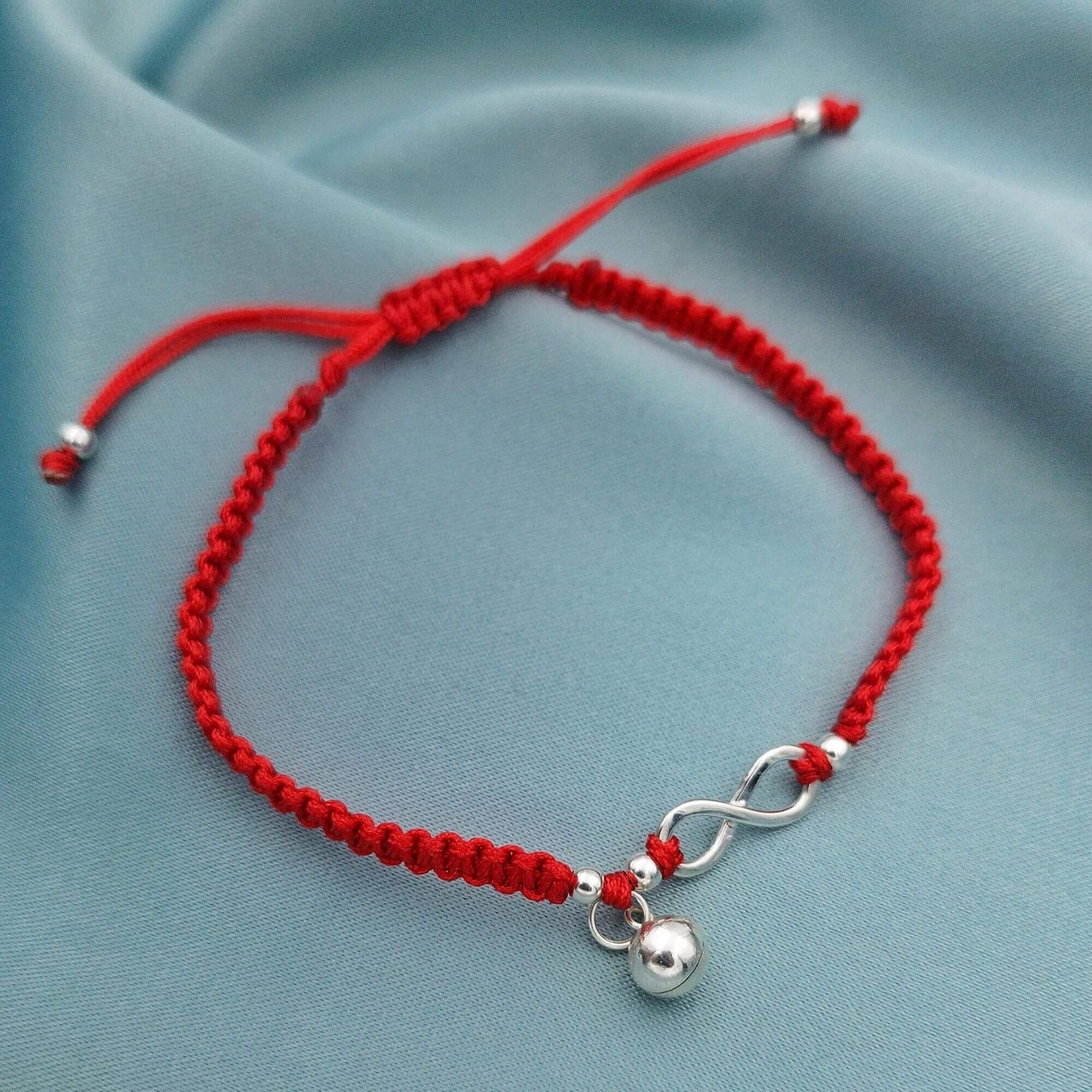 Pulsera macramé infinito y llamador