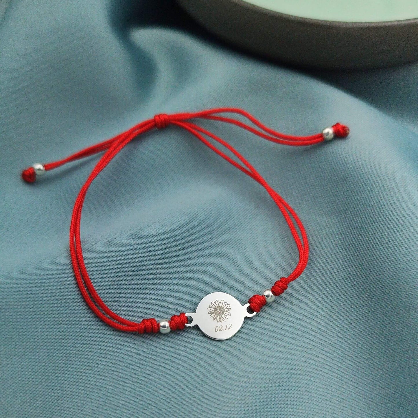 Pulsera Macramé plaquita circular Grabada