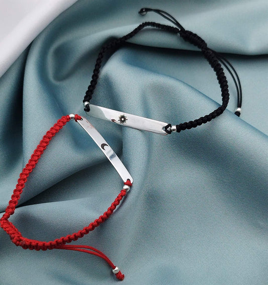 Pulsera macramé con placa grabada