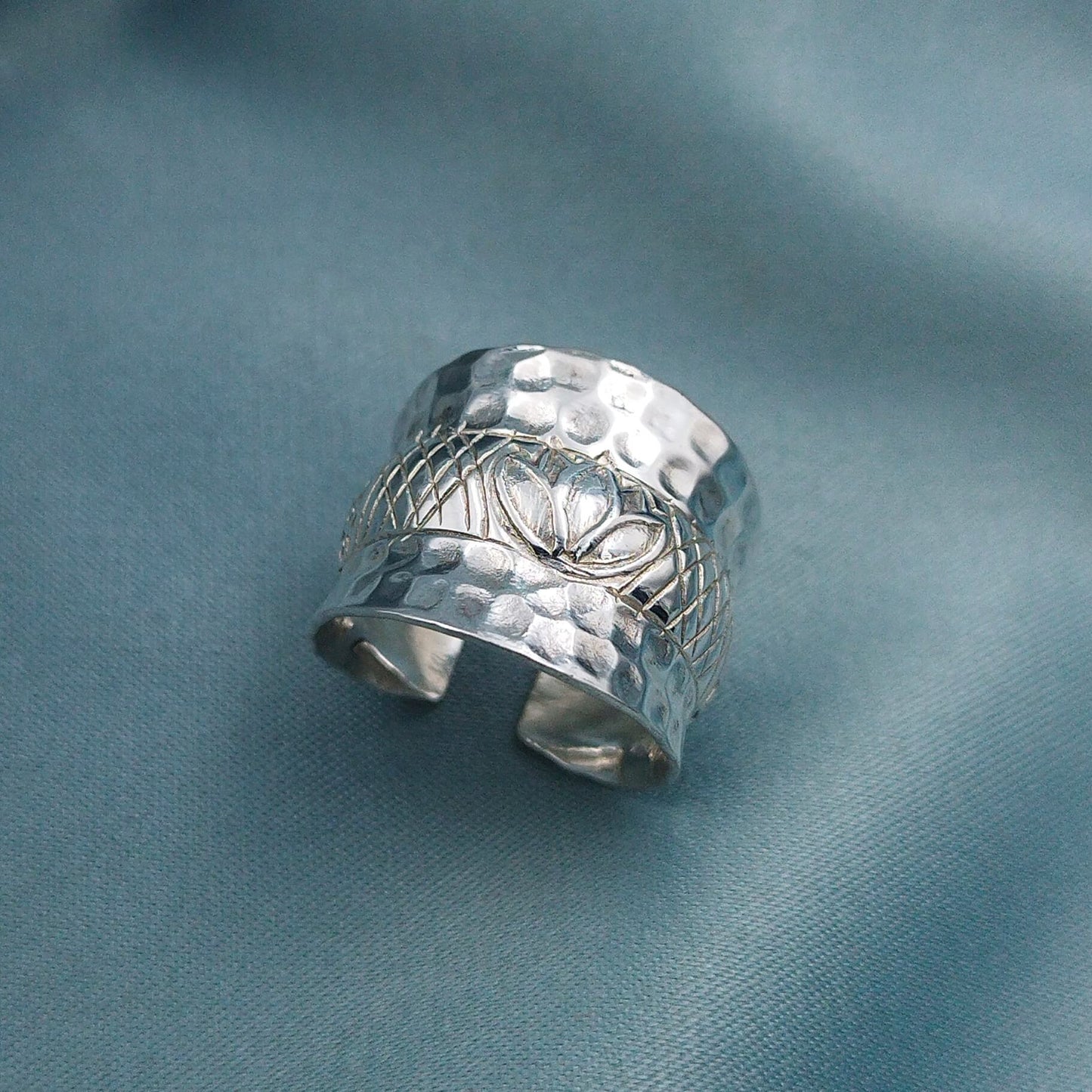 Anillo Flor de Loto Boho