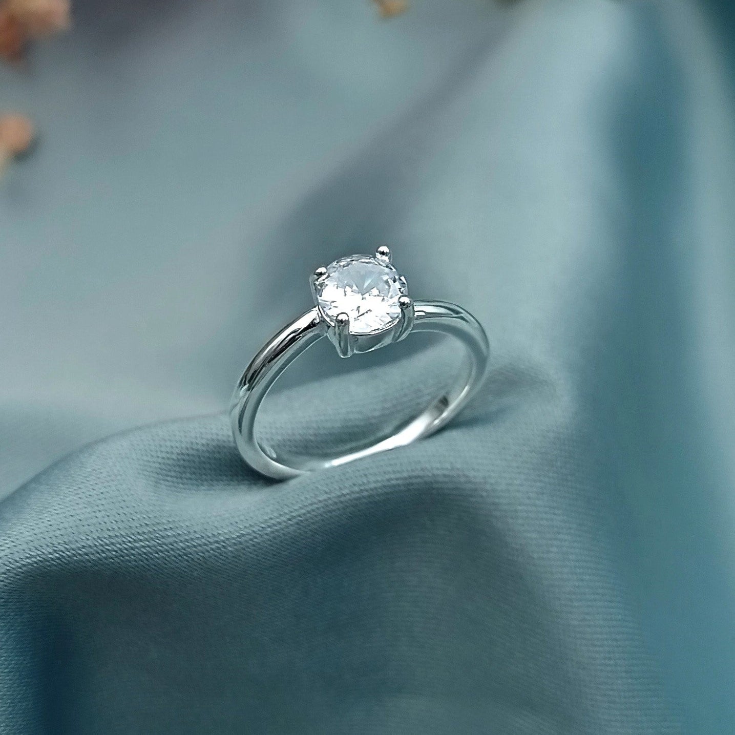 Anillo de compromiso Solitario brillante 17