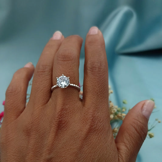 Anillo de compromiso solitario brillante 14