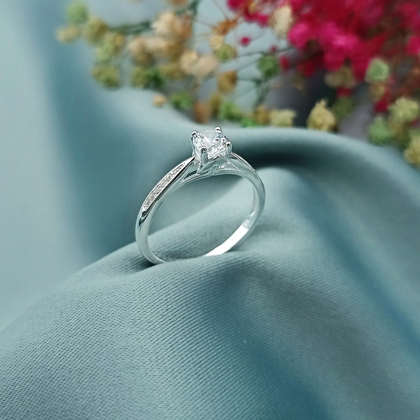 Anillo de Compromiso Brillante 4