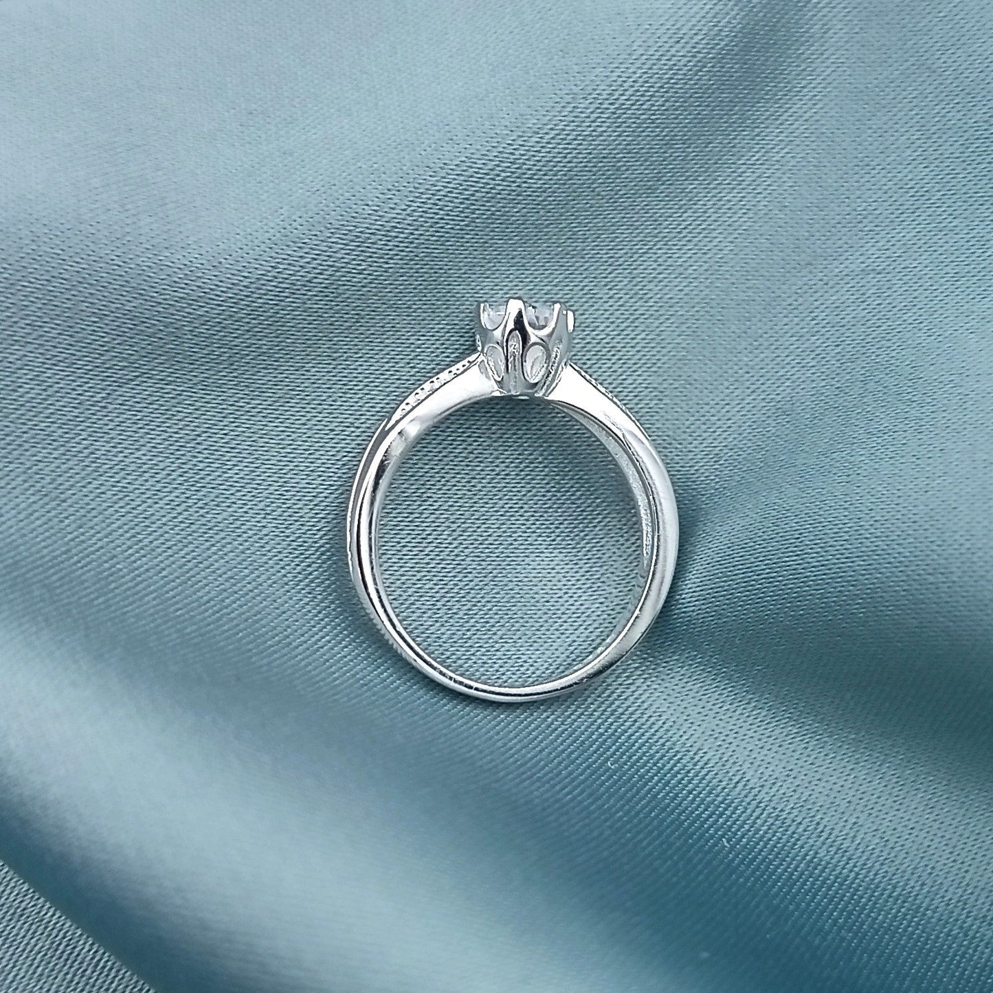 Anillo de Compromiso Brillante Canal Lateral Doble 5mm