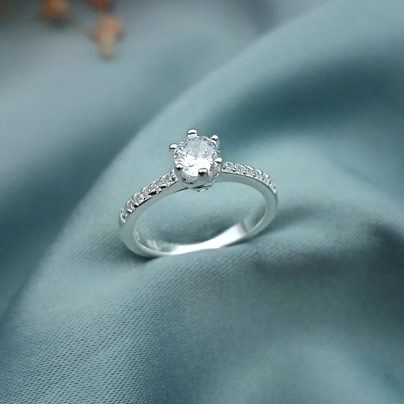 Anillo de Compromiso canal Brillante 22
