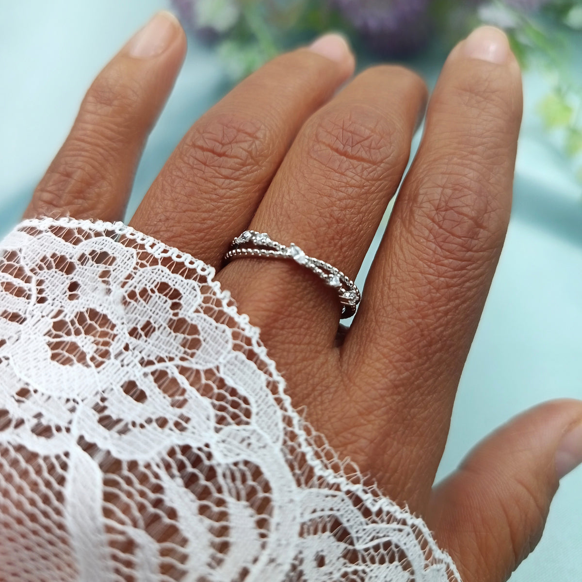 Anillo Cruzado Brillante Regulable
