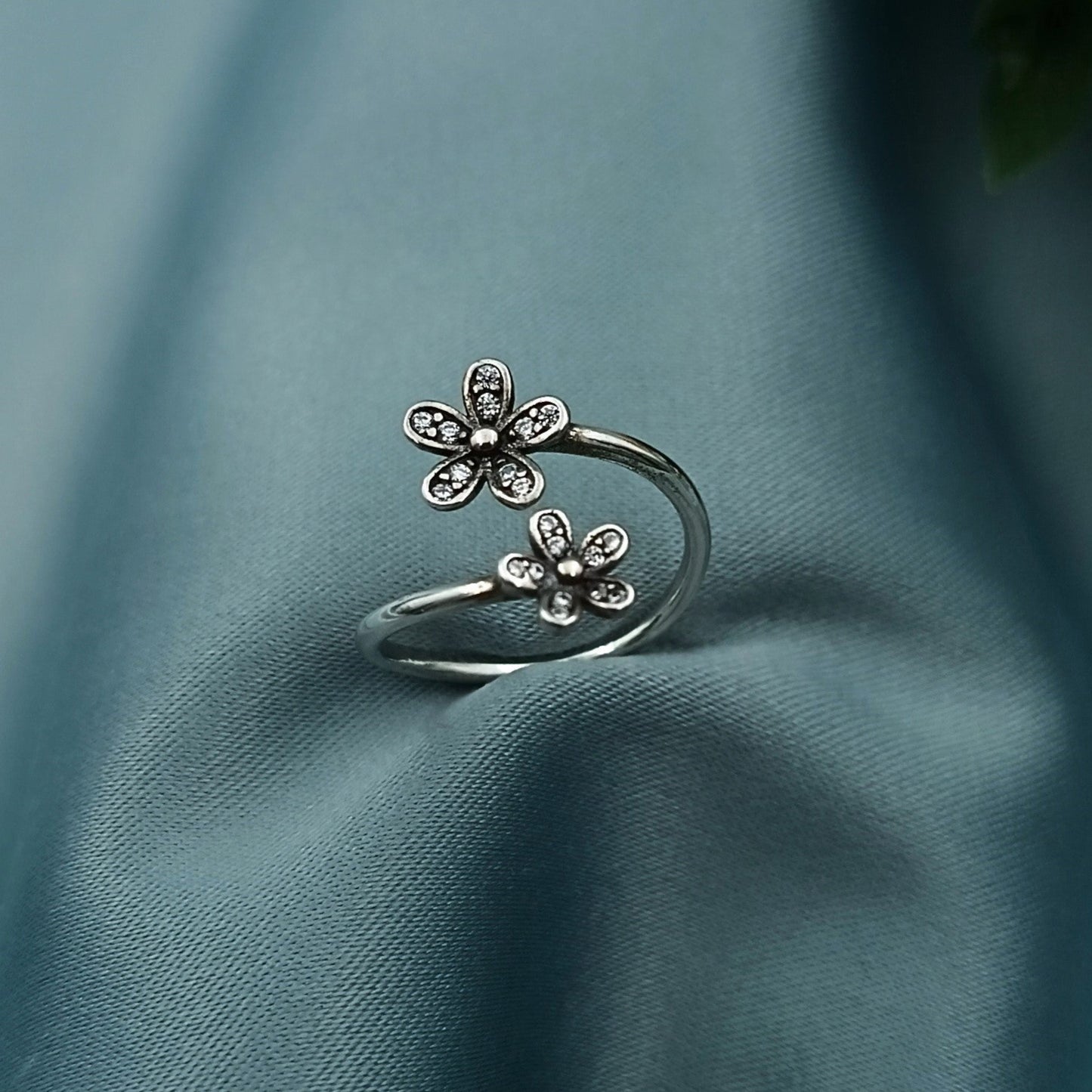 Anillo Cruzado Margaritas