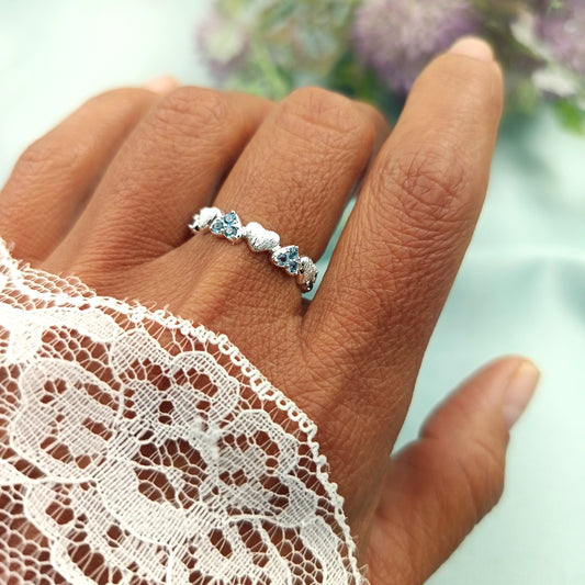 Anillo Corazones brillantes regulable