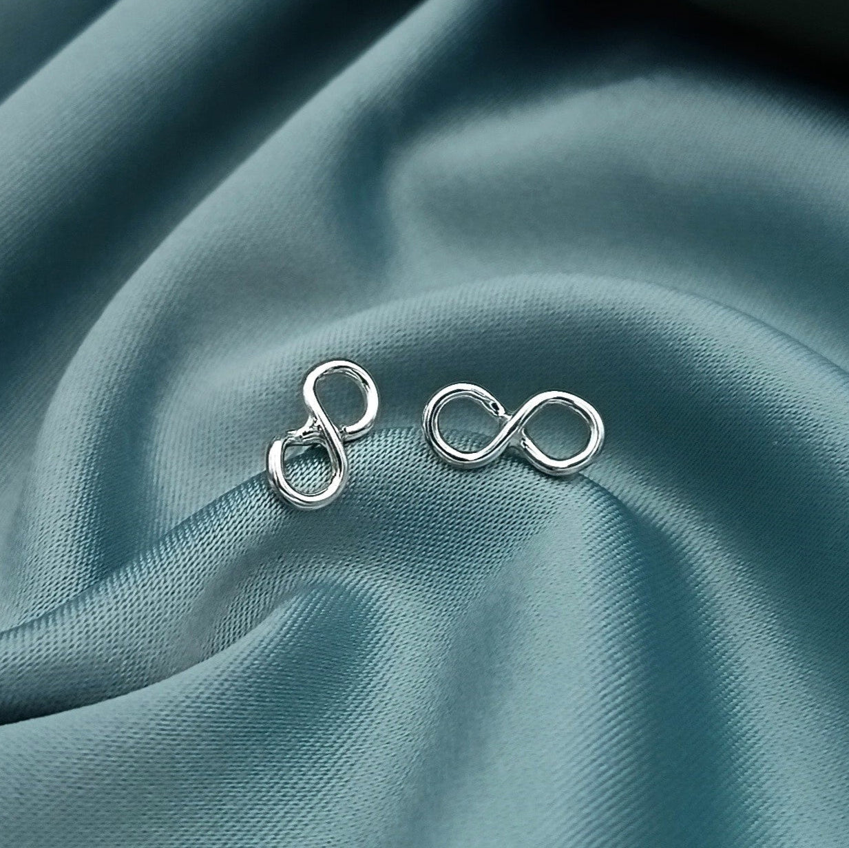 Aretes Infinito lisos