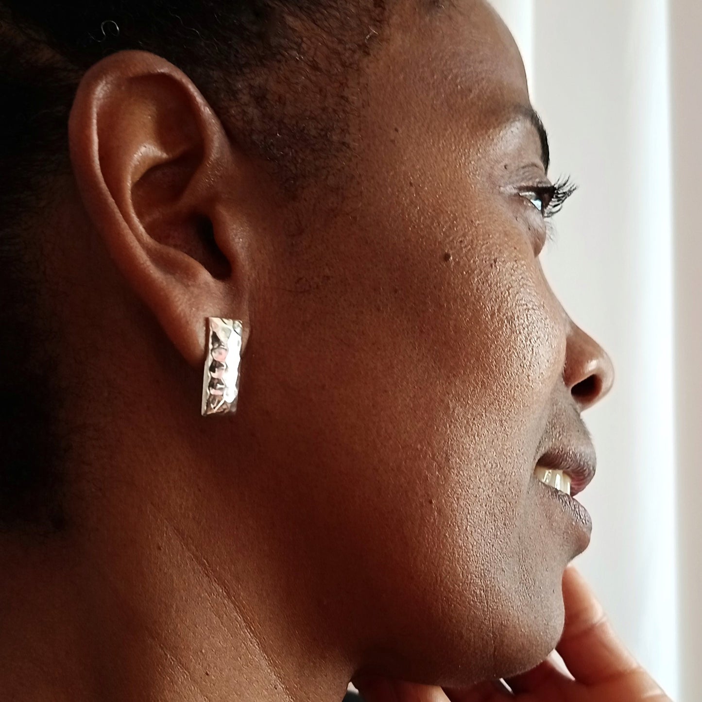 Aretes rectangulares martillado