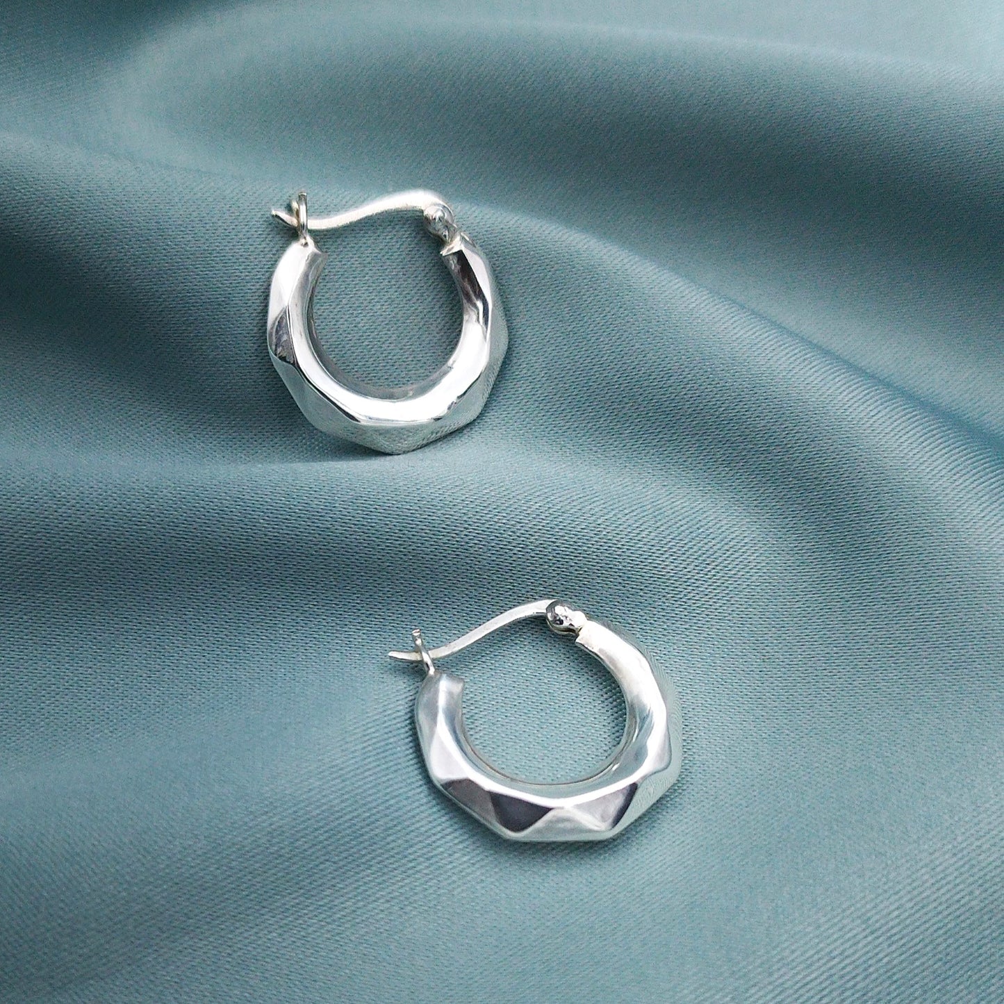 Argollas Infladas facetadas criollas