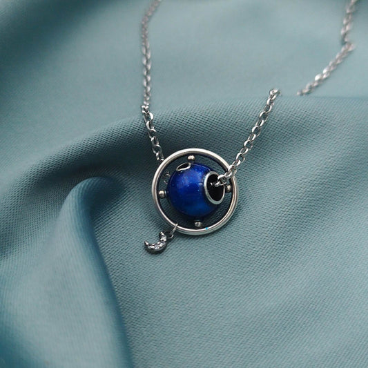 Dije Charm Planeta y Lunita