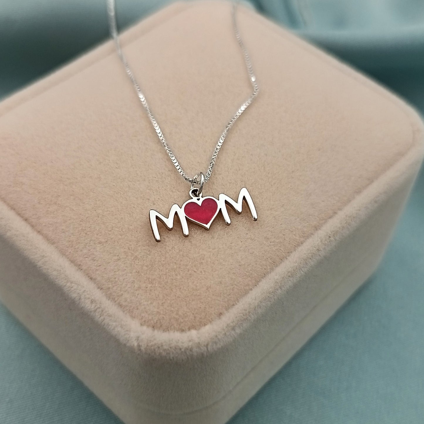 Collar MOM para Mamá