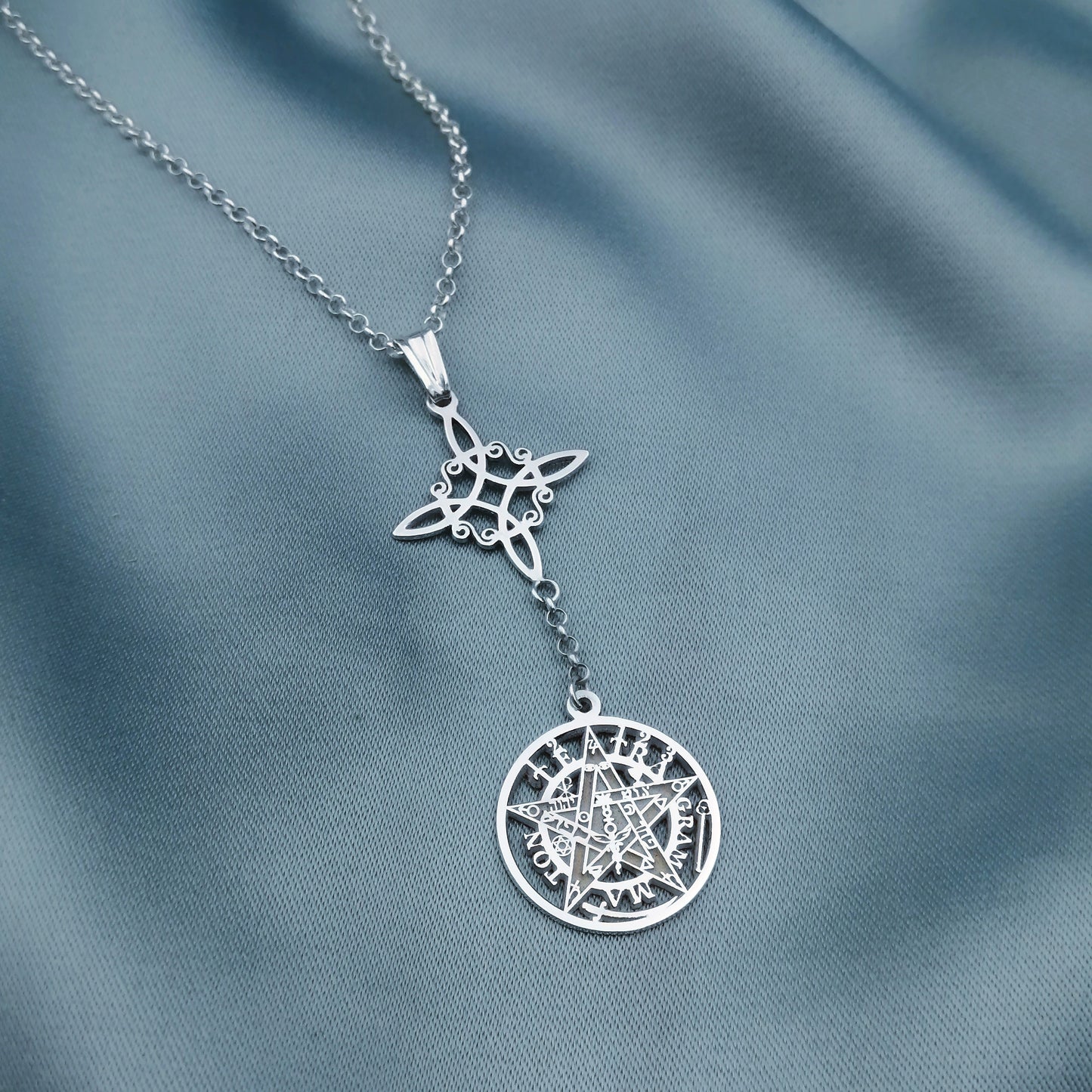 Collar Nudo de Bruja y Tetragramatón