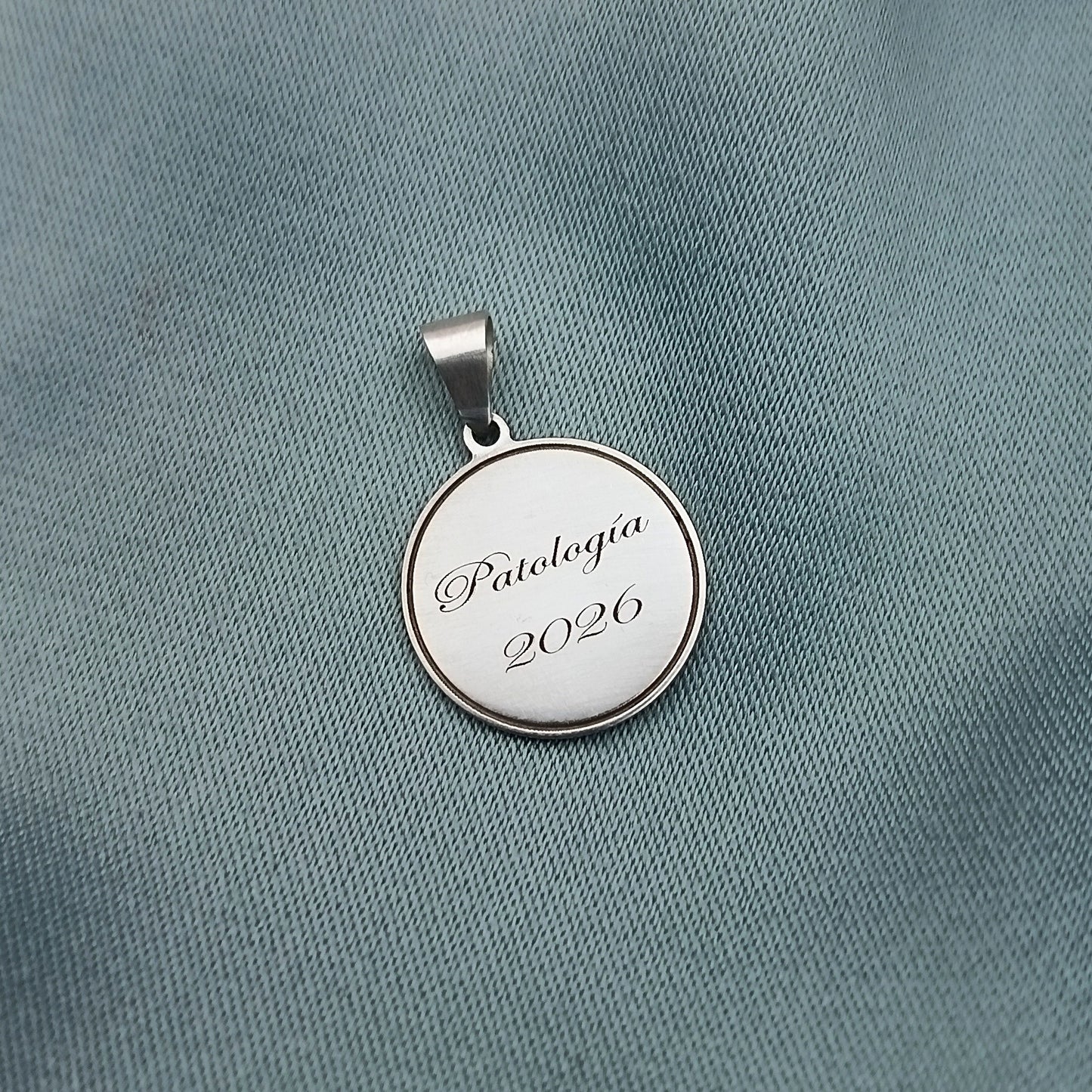 Dije placa redonda 1.5cm con grabado