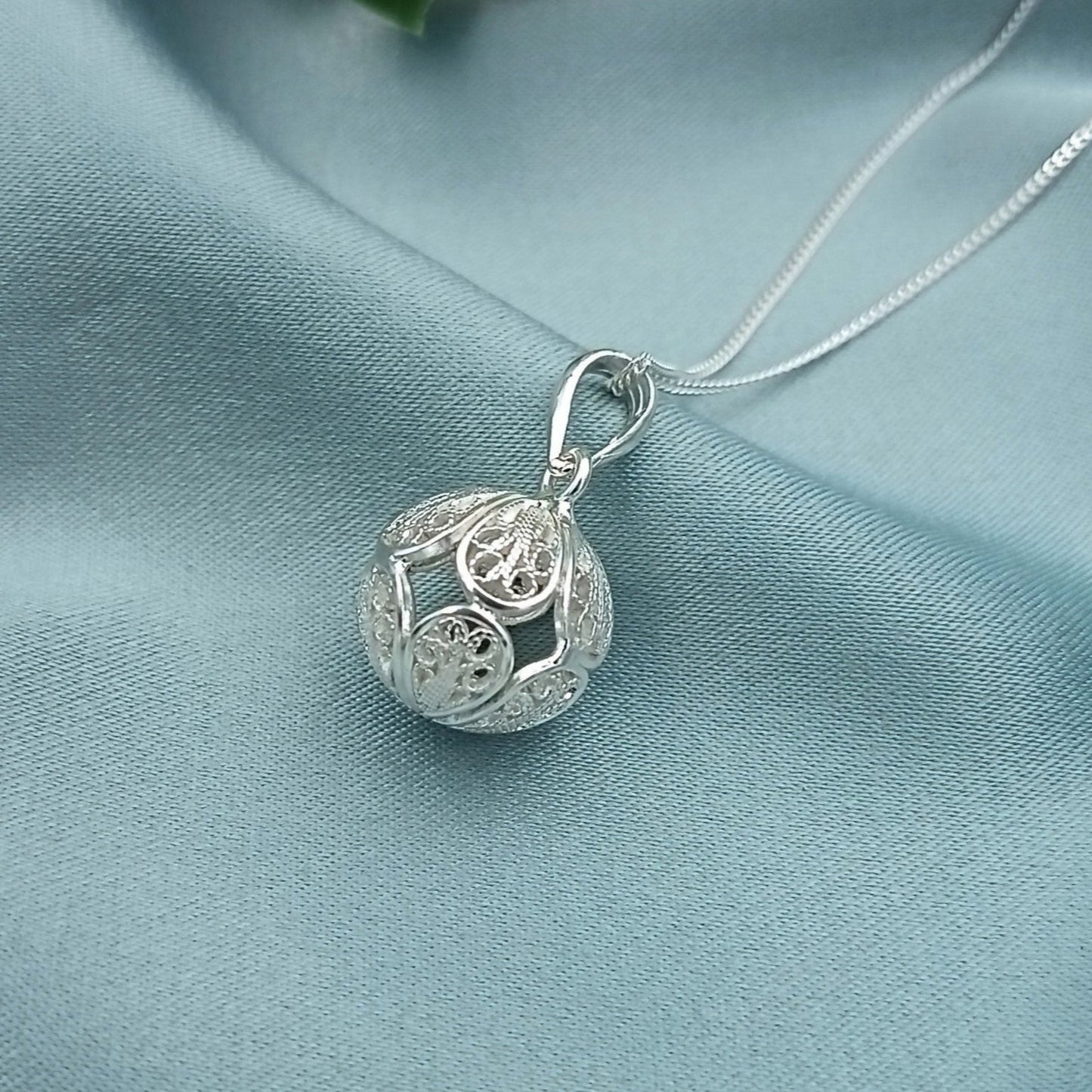 Dije Bola de Filigrana Pétalos 2