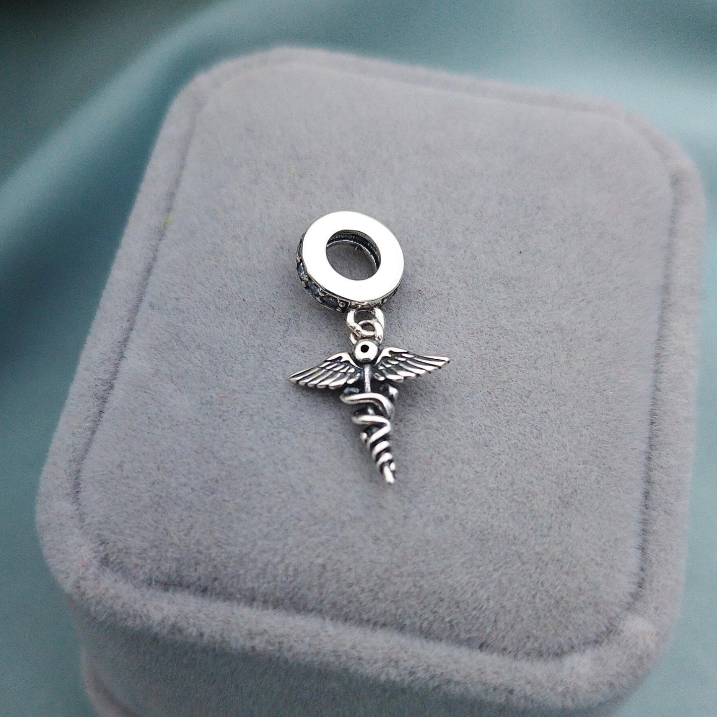 Dije Símbolo Medicina